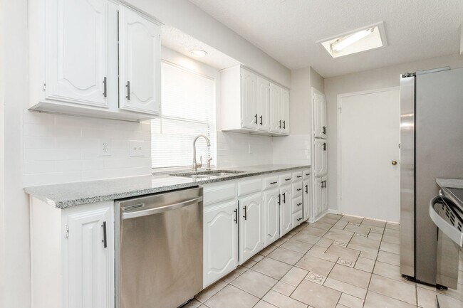 Building Photo - 4 Bedrooms | 2 Bathrooms | 2-Car Garage | Pool | Park-Front Living