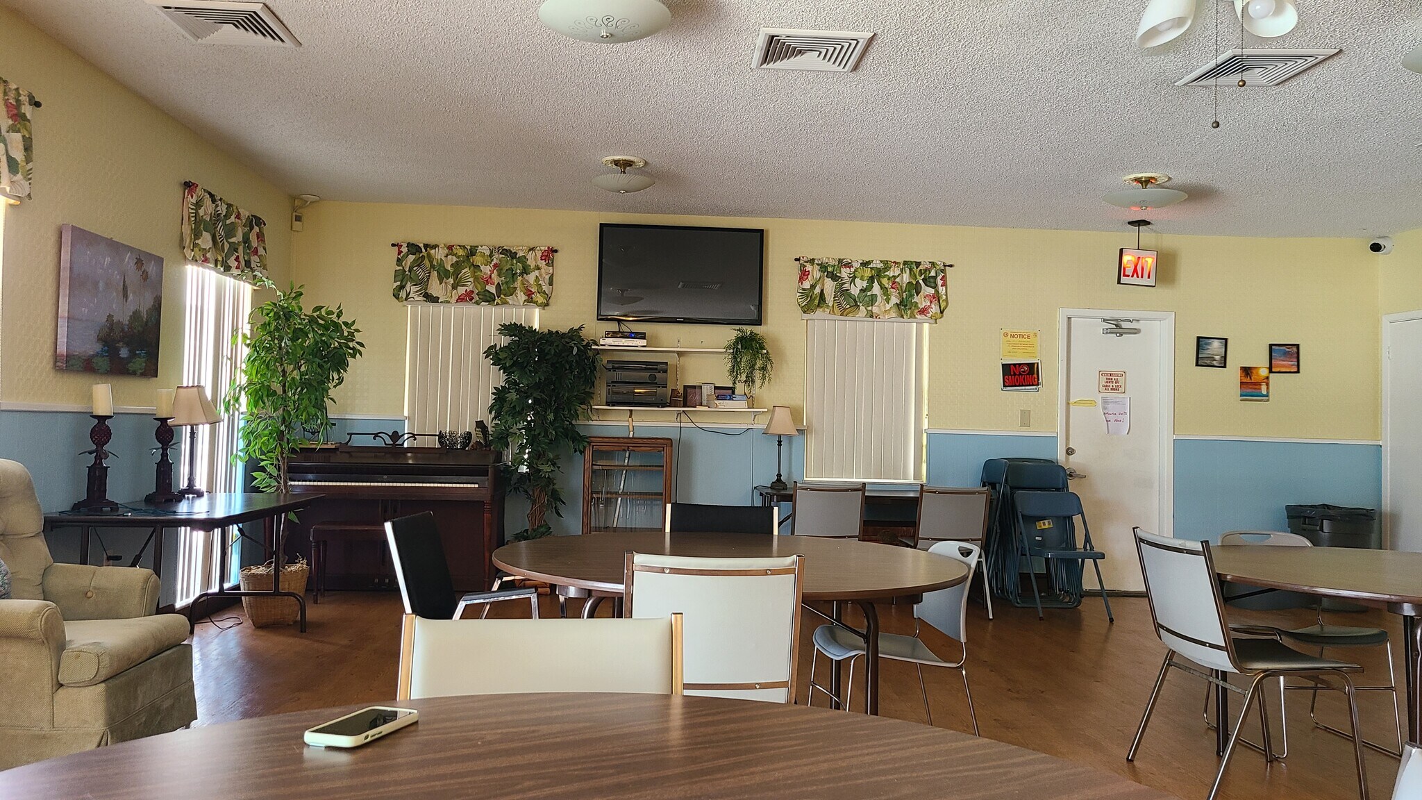 Club House - 205 S McMullen Booth Rd