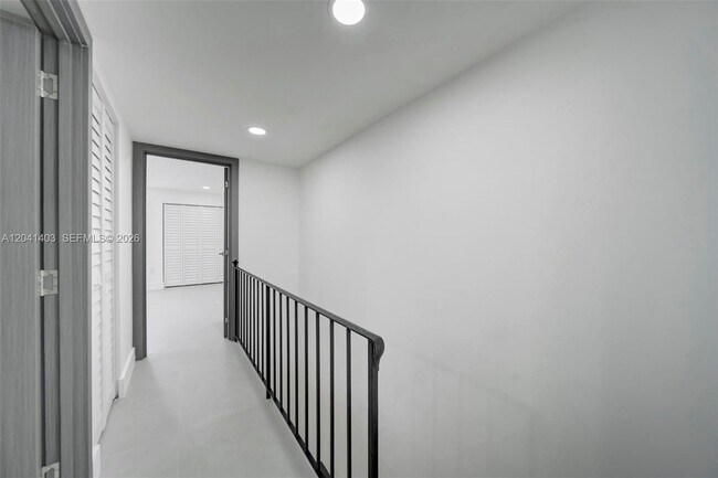 Building Photo - 1083 W 38th St