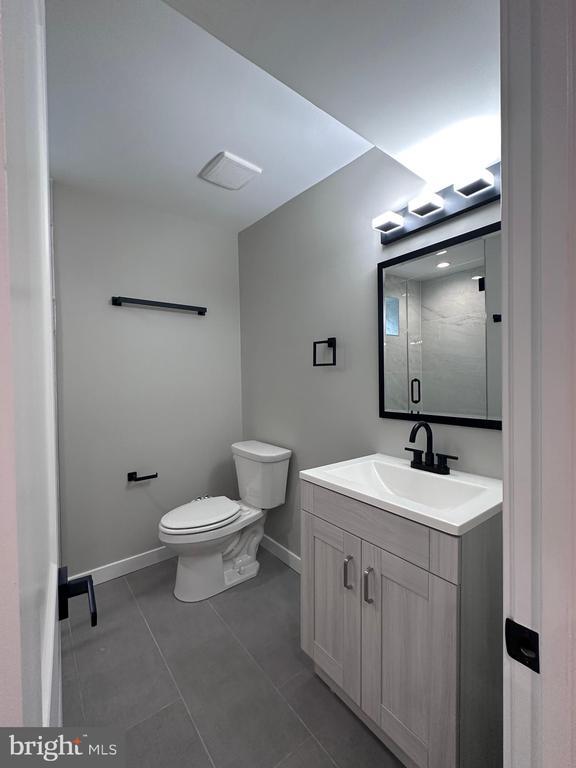 Building Photo - 2821 W Girard Ave