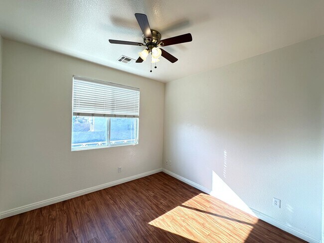 Building Photo - SOLANO AT THE VISTAS