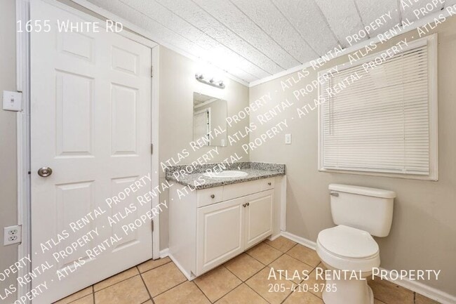 Building Photo - 1655 White Rd