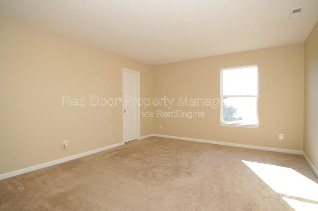 Building Photo - 12419 Deerview Dr