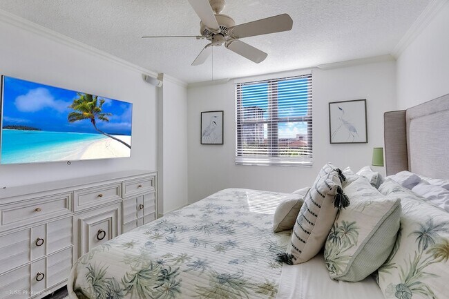 Building Photo - 651 Okeechobee Blvd