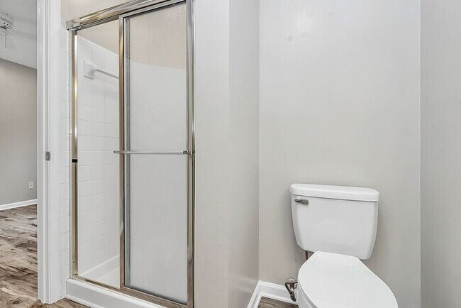Building Photo - Bright 2BD/2BA Tennis Villa at Lake Norman!