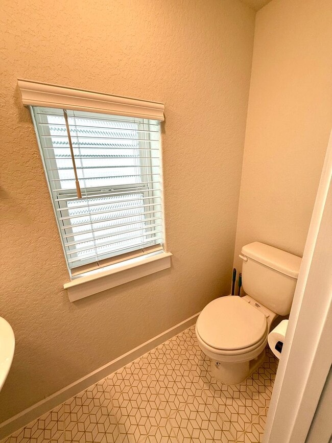 Building Photo - **MOVE IN SPECIAL** 2-Story 3 Bedroom / 2....