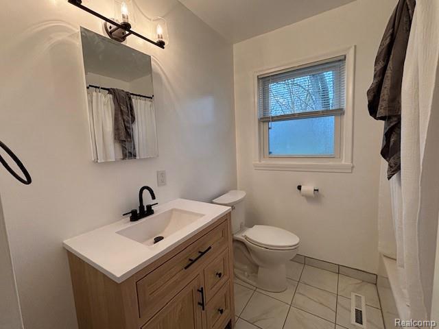 Building Photo - 805 Hartner St