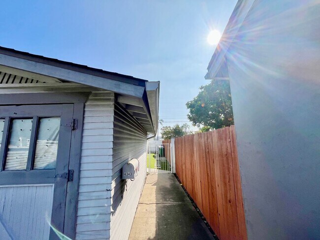 Building Photo - 4345 Central Ave