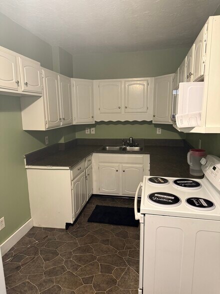 Building Photo - 16 Harrington Rd