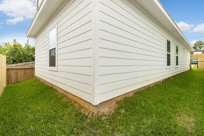 Building Photo - 16881 Glenheath St