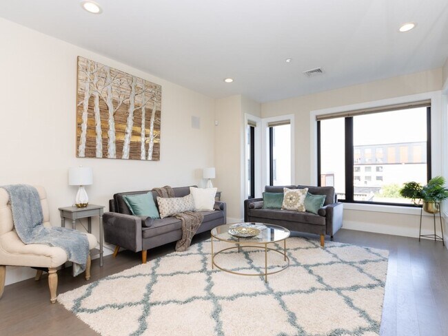 Building Photo - 39 A St