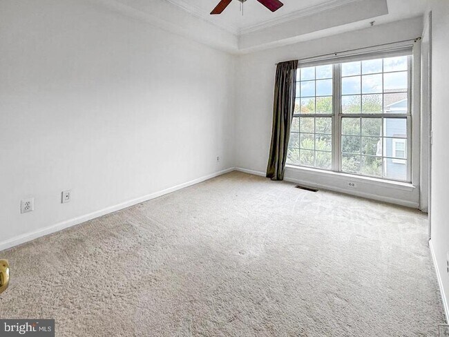 Building Photo - 2305 Village Crossing Rd