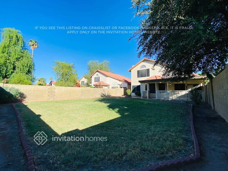 Building Photo - 953 E Manor Dr