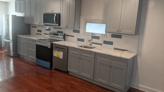 Building Photo - 14 Croton St