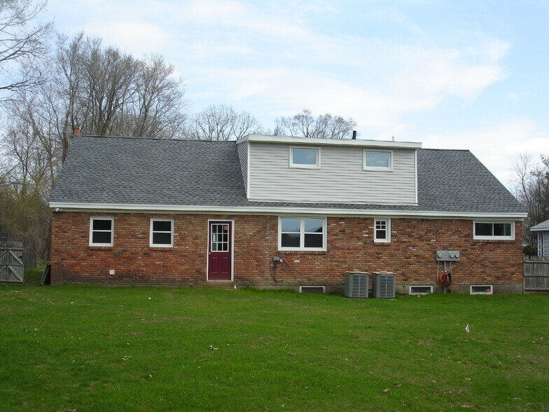 Building Photo - 26 Patricia Ln