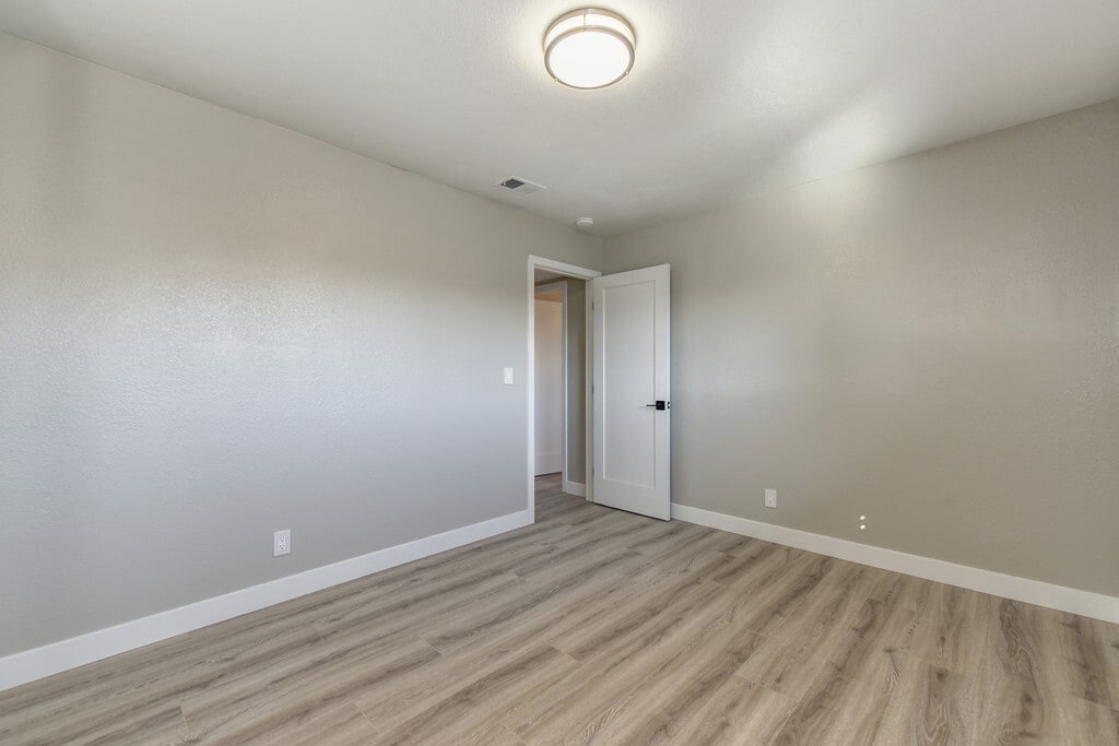 Building Photo - 9626 Knickers Ct