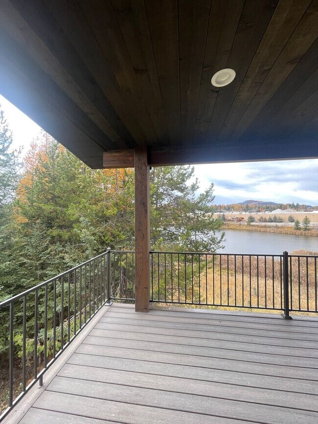 Building Photo - Whitefish Landing Town House