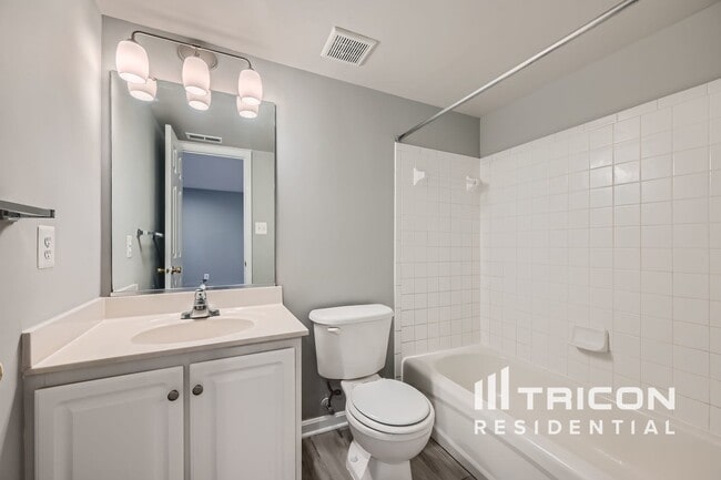 Building Photo - 8007 Apple Valley Dr