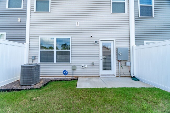 Building Photo - 3717 Nathans Wy