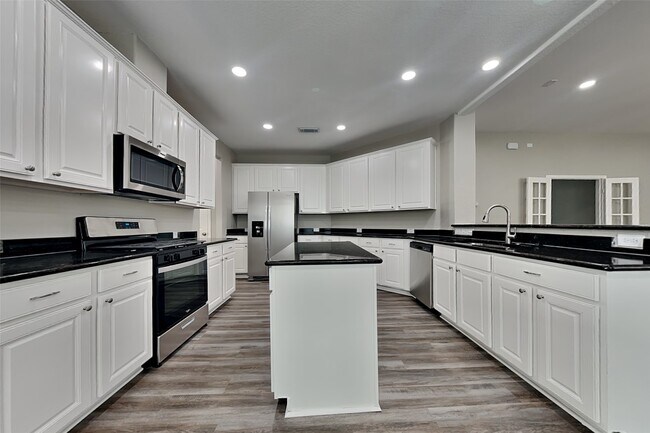 Building Photo - 9435 Edgeloch Dr