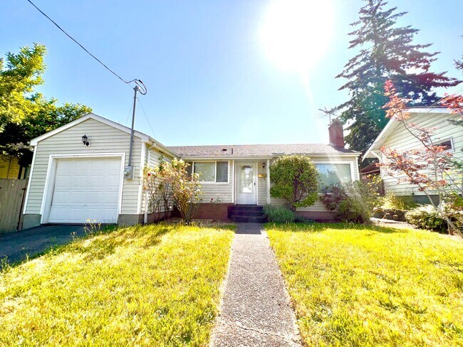 Primary Photo - Recently Renovated House With Fenced Back ...