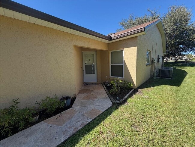 Building Photo - 1203 Saxony Cir