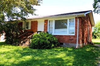 Building Photo - Rivergate Mall!! 3 Bedrooms / 1 Bathroom Renovated!