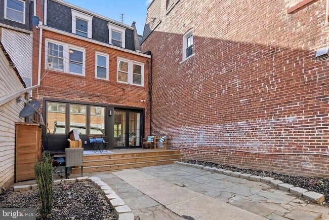 Building Photo - 1616 Kilbourne Pl NW