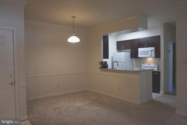 Building Photo - 2-Bedrooms Condo in Bentley Place