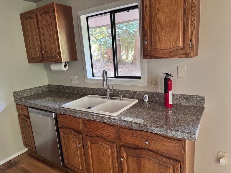 Kitchen#2 - 21440 NE Union Hill Rd