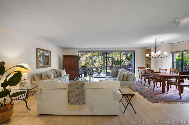 Building Photo - 2810 Polo Island Dr