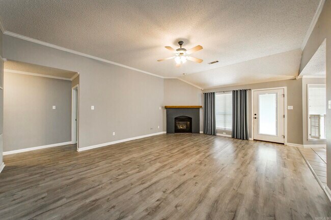 Building Photo - 216 Chantilly Cir