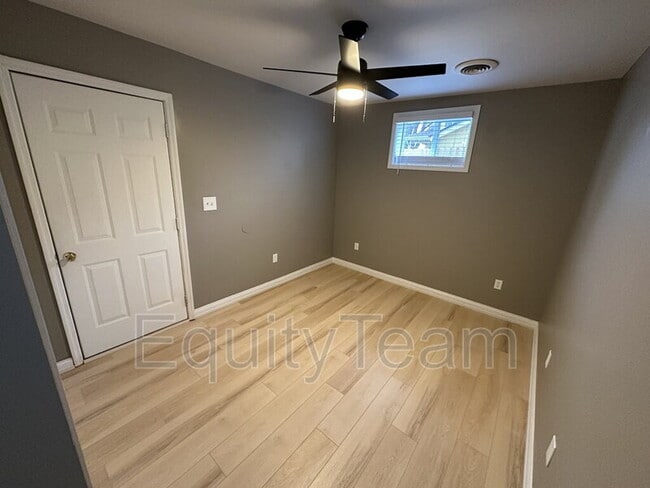 Building Photo - 8709 Pine Rd