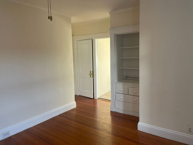 Building Photo - Allston 4 Bed split or formal 3 bed Ht Hw Included month free HW Floors Laundry Students ok