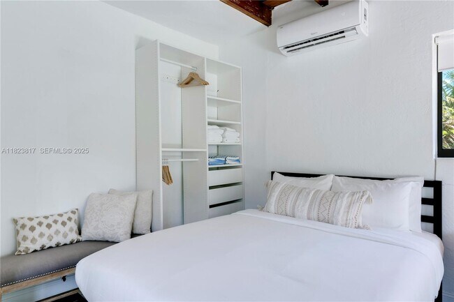 Building Photo - 11534 NE 13th Ave