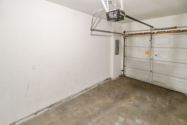 Building Photo - 2312 N Wilbur Rd