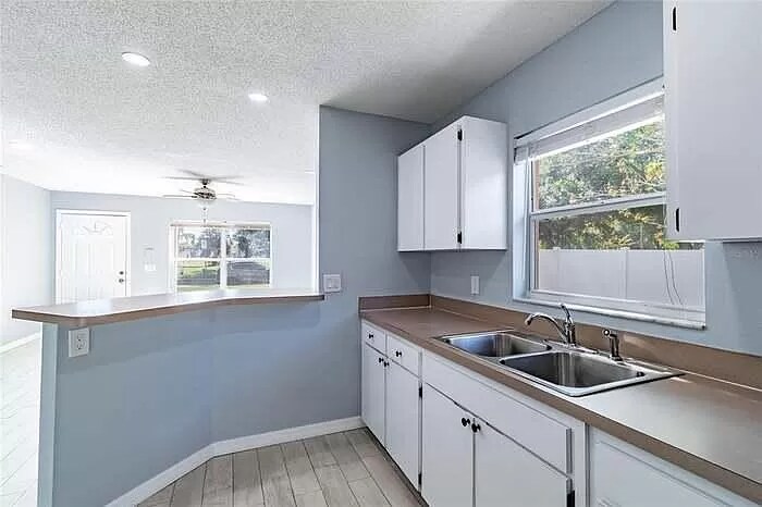 Building Photo - 2002 N St Vincent St