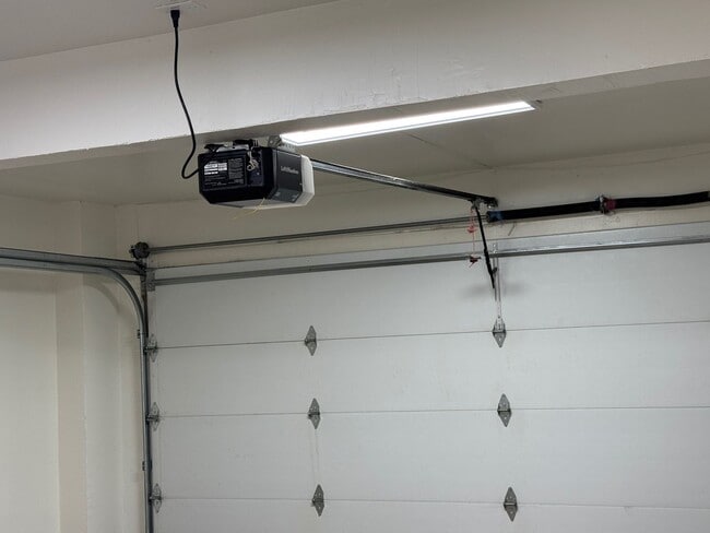 Building Photo - Total remodel - New kitchen, new bathroom, new appliances, new electrical, new paint, new floors