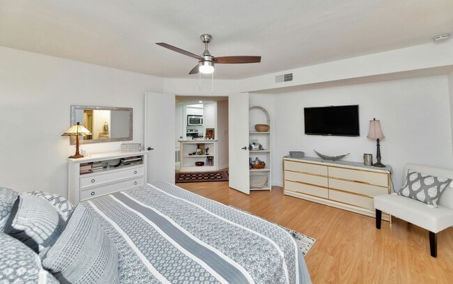 Building Photo - Rates Vary $1,995 - $4,495