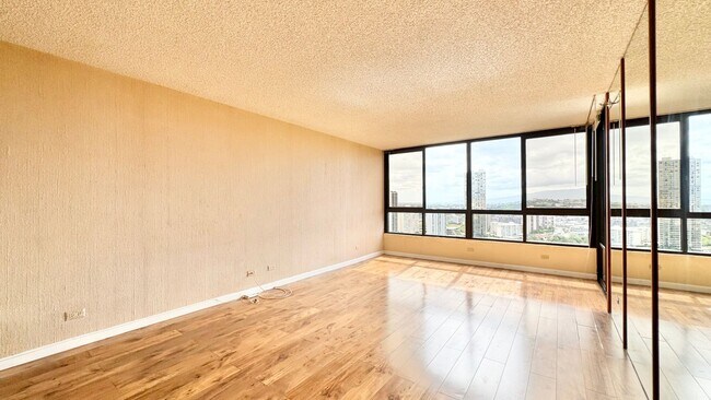 Building Photo - HIGHLY DESIRABLE 2 BED/2 BATH SPECTACULAR ...