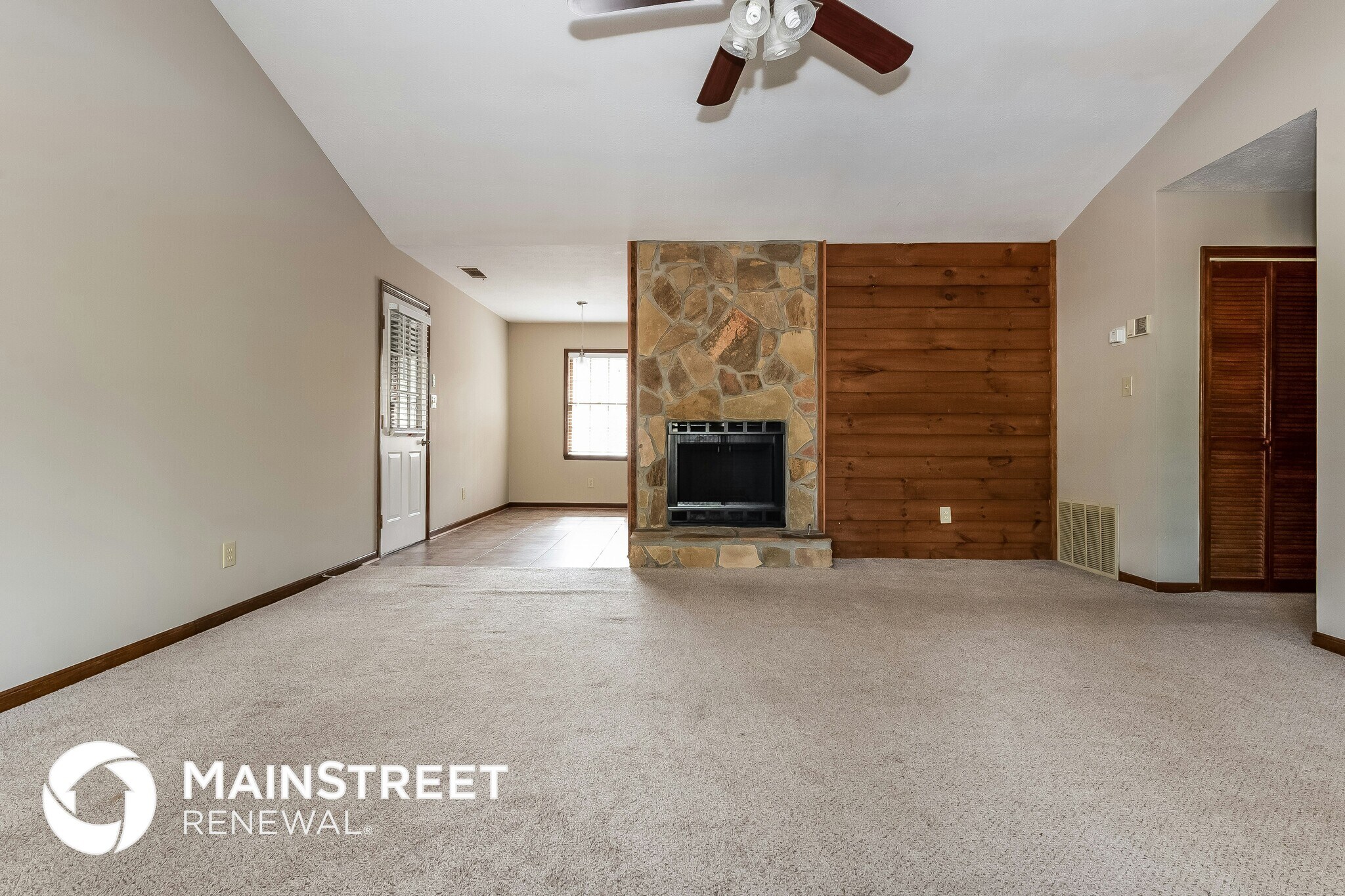 Building Photo - 1274 Classic Dr NE