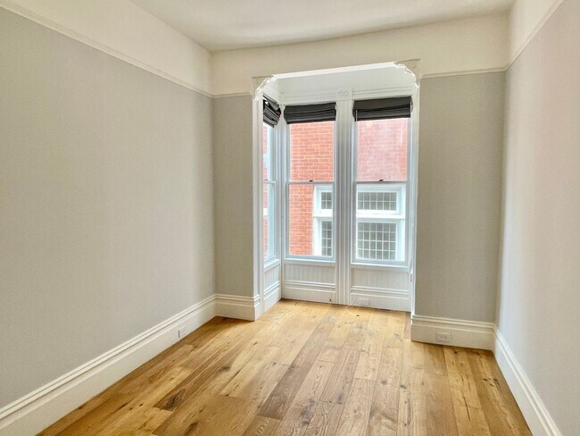 Building Photo - 5BR/3.5BA Elegant Presidio Heights Home! Flat Yard! 2 Car Garage! Laundry! PROGRESSIVE