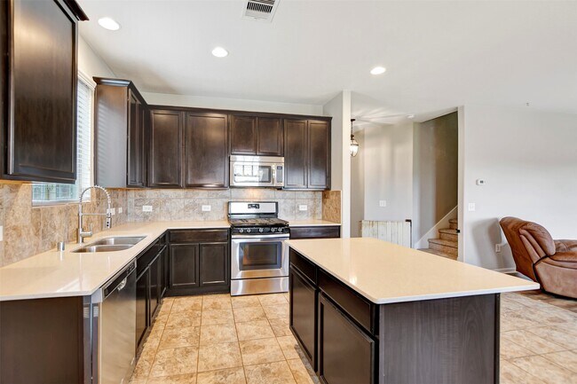 Building Photo - 5439 Baronet Dr