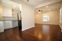 Building Photo - 2/1 Bungalow style House in FABULOUS Fort ...