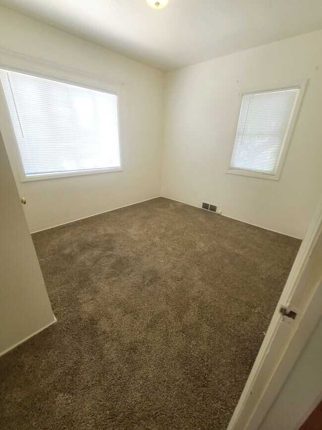 Building Photo - Charming 1 Bedroom, 1 Bath Apartment in Downtown Boise