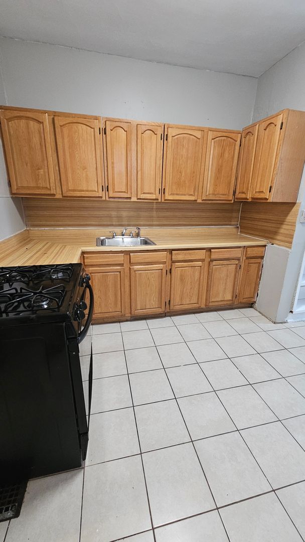 Building Photo - Refreshed 3 BR Home in Southwest Philly