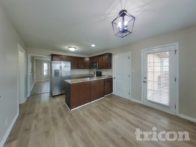 Building Photo - 1033 Dwight Eisenhower Way