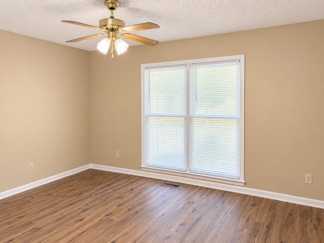 Building Photo - 3813 Mayfair Ln
