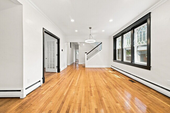 Building Photo - 734 Shirley Ave