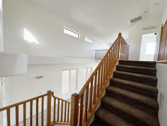 Building Photo - ABSOLUTELY STUNNING 4BR 2.5BA, OVER 2100SQFT, COMMUNITY POOL, CHANDLER